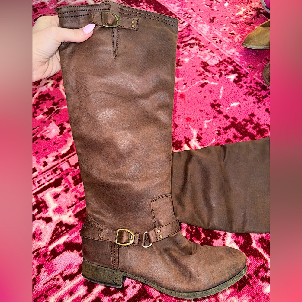 BRYCE BOOTS 👢 
Brown Leather Knee-High Boots